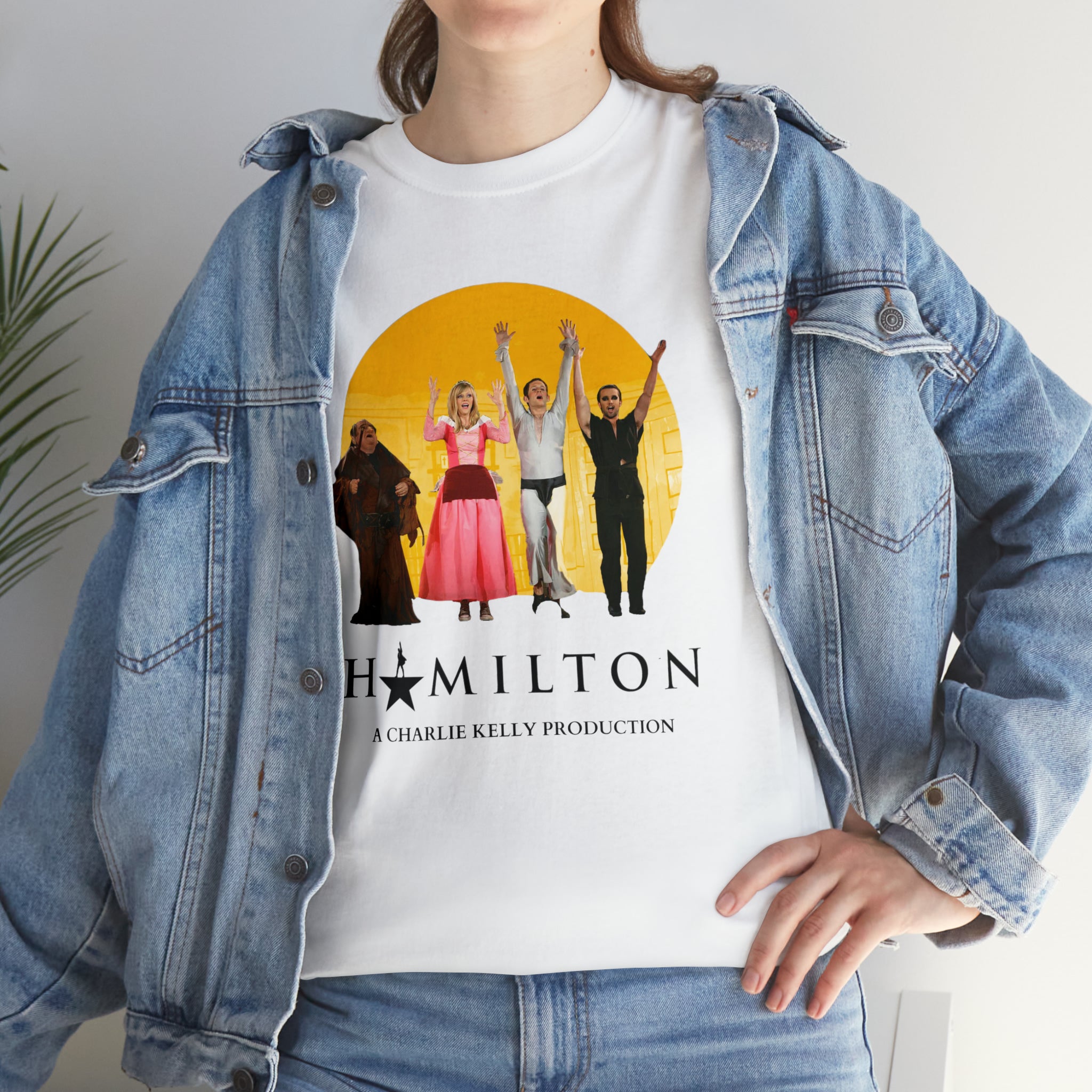 The Nightman Cometh (Hamilton) It's Always Sunny in Philidelphia - Unisex Heavy Cotton Tee