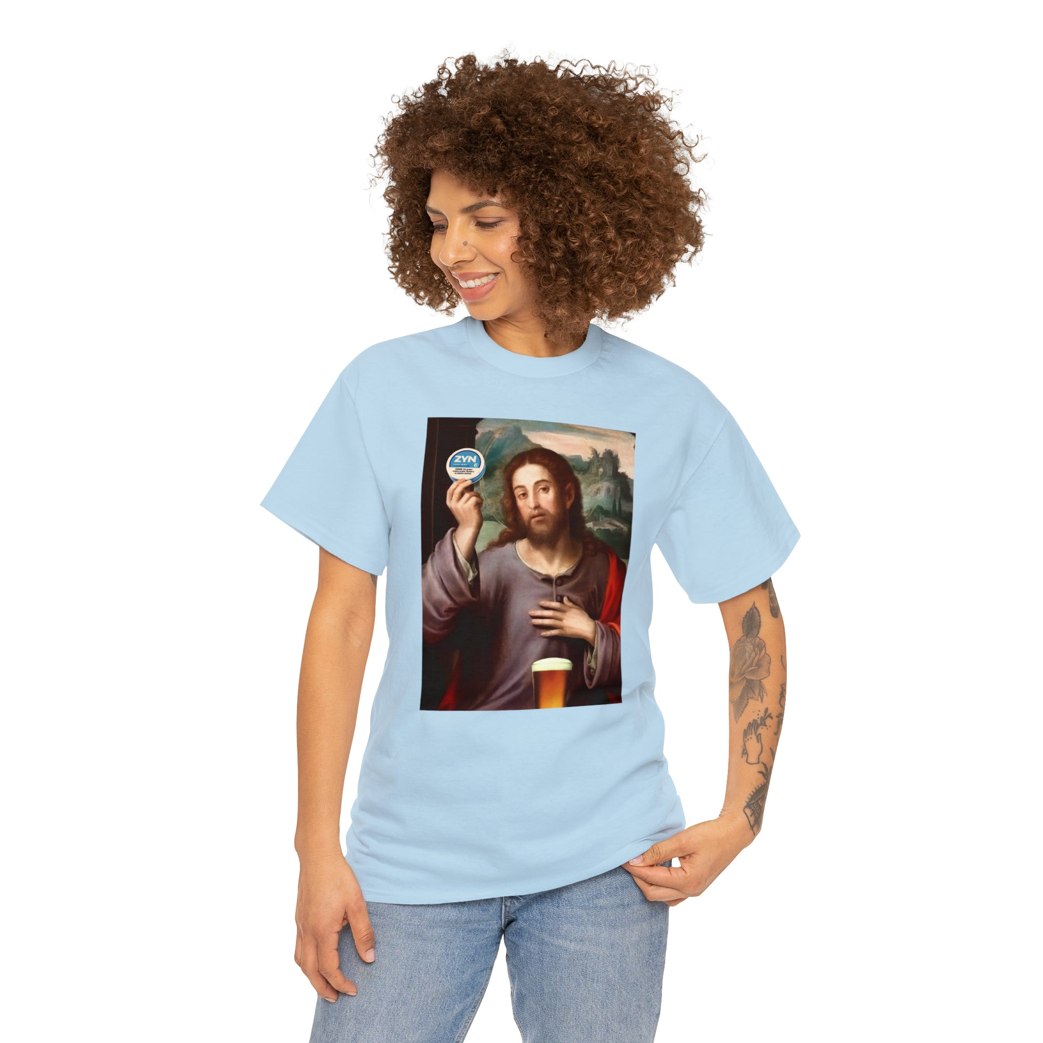 Jesus holding Zyns and beer - Unisex Heavy Cotton Tee