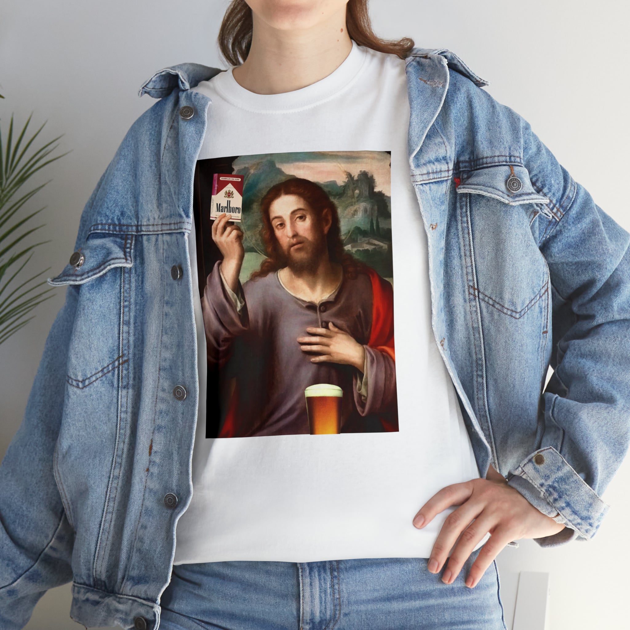 Jesus holding cigarettes and beer - Unisex Heavy Cotton Tee